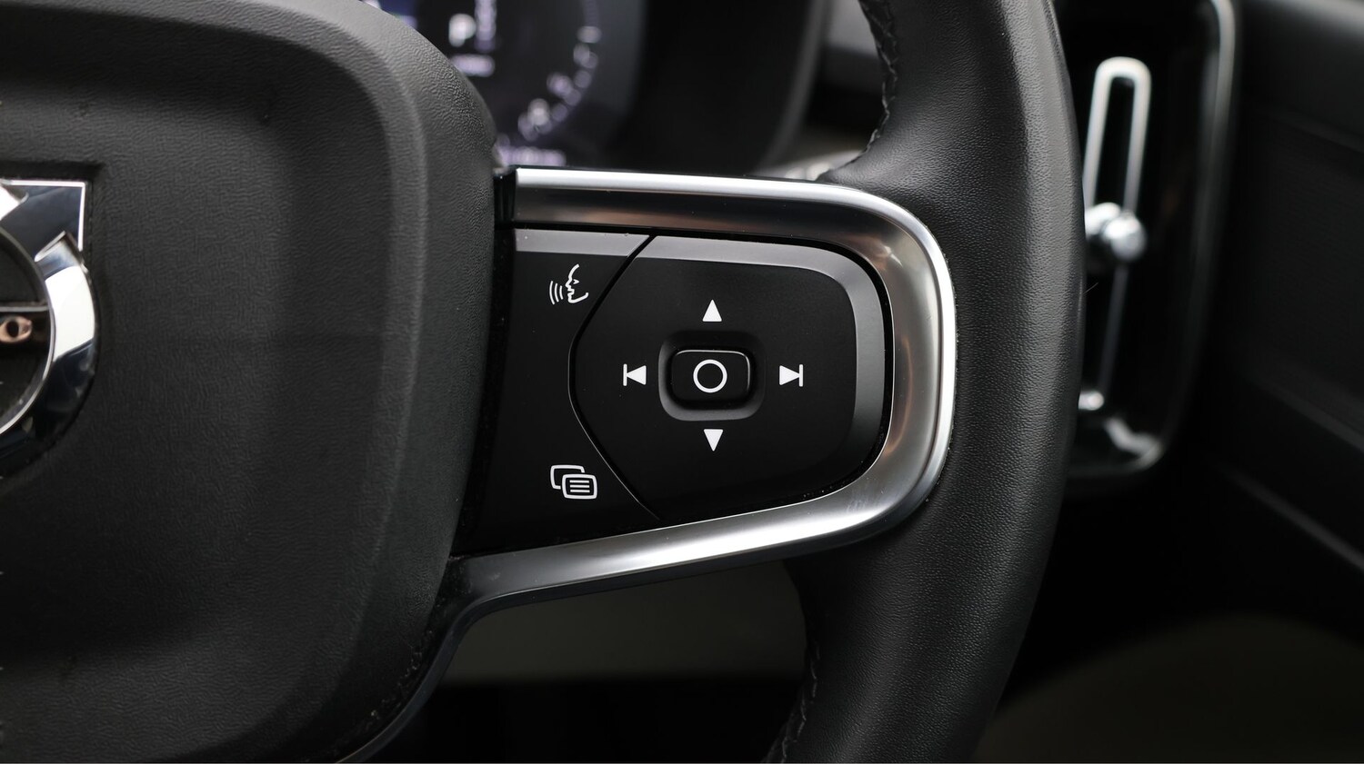 Used Volvo XC40 2022 for sale - 77541428: Photo 25