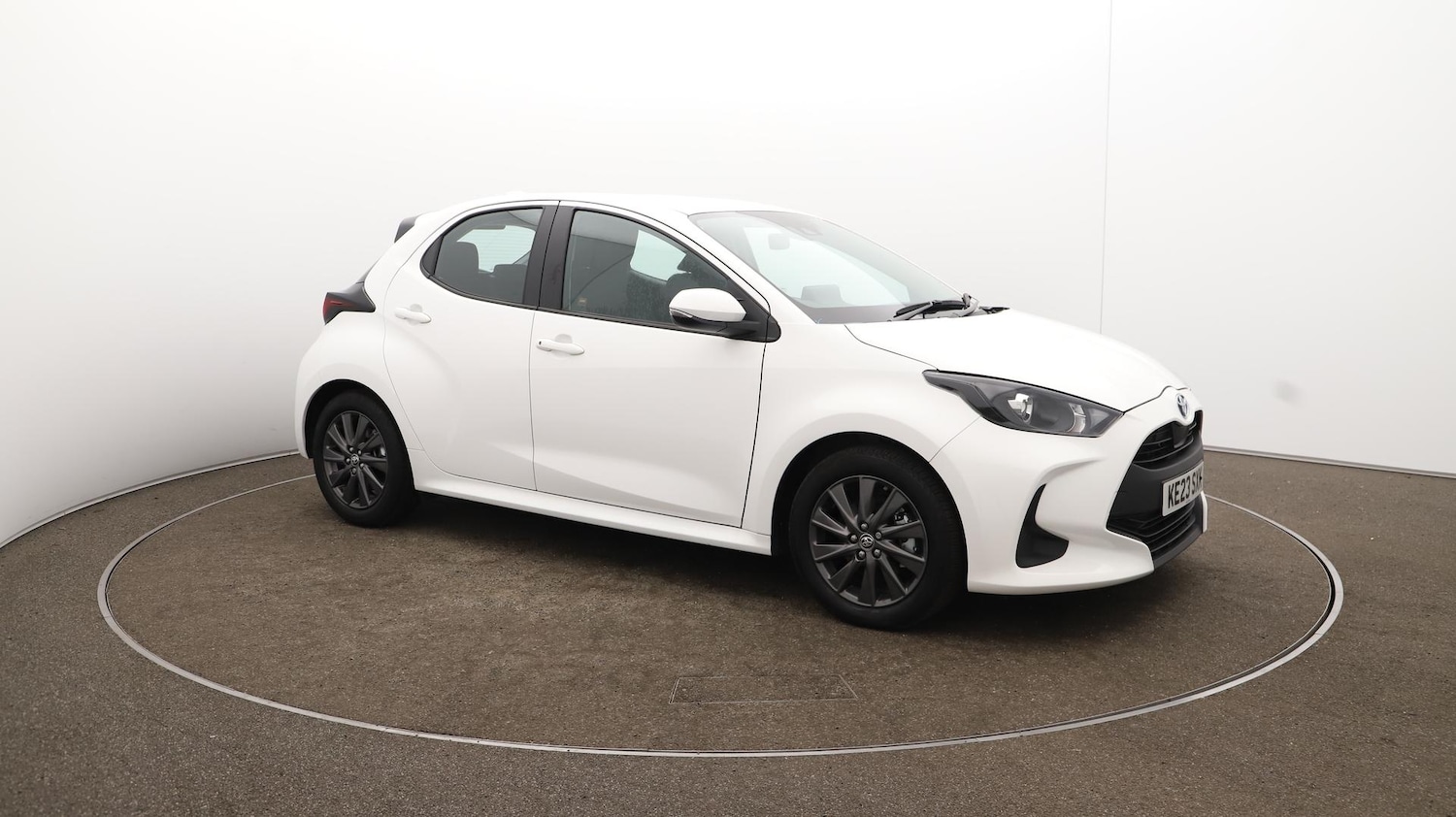 Used Toyota Yaris 2023 for sale - 76152565: Photo 46
