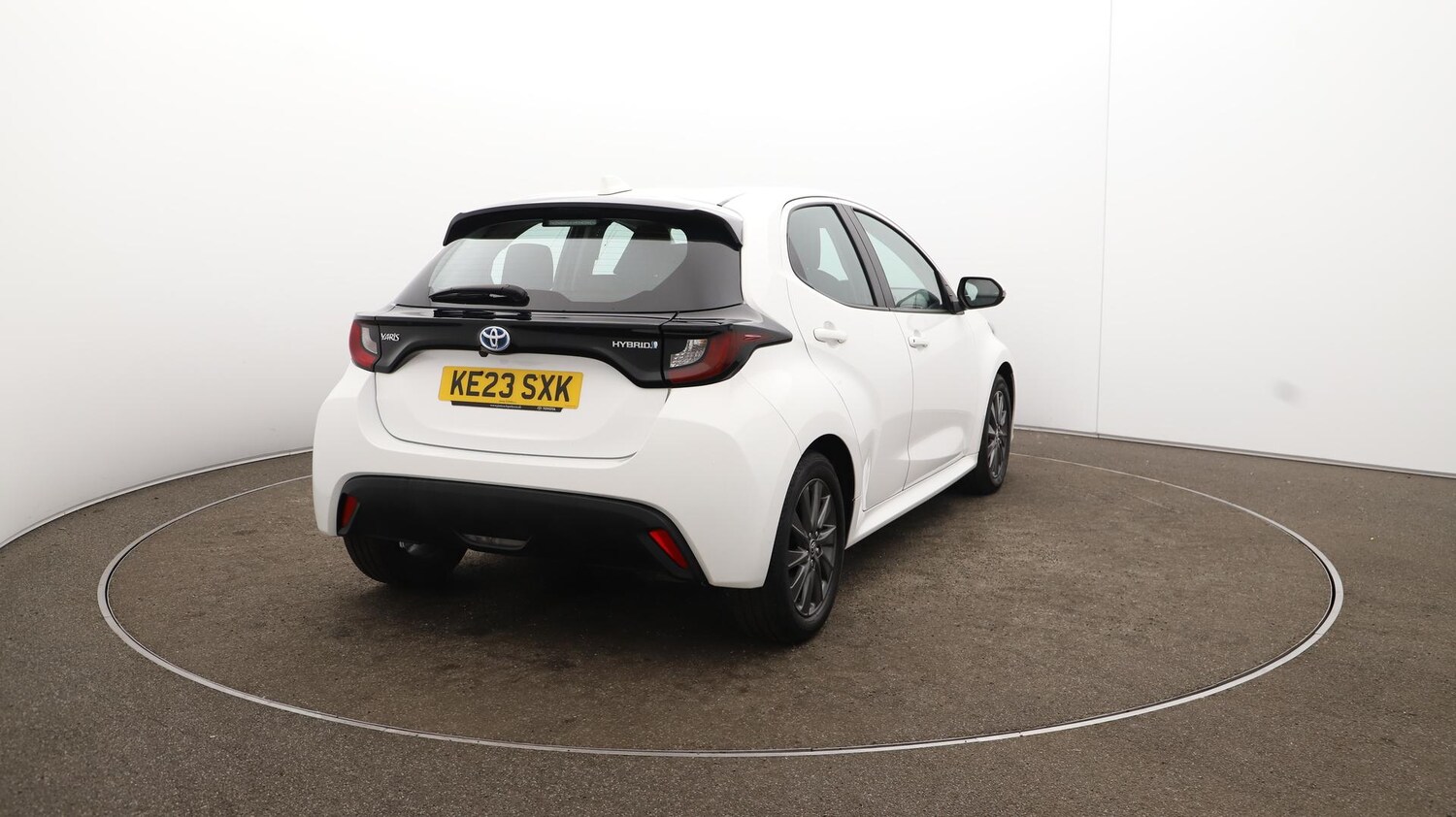 Used Toyota Yaris 2023 for sale - 76152565: Photo 56