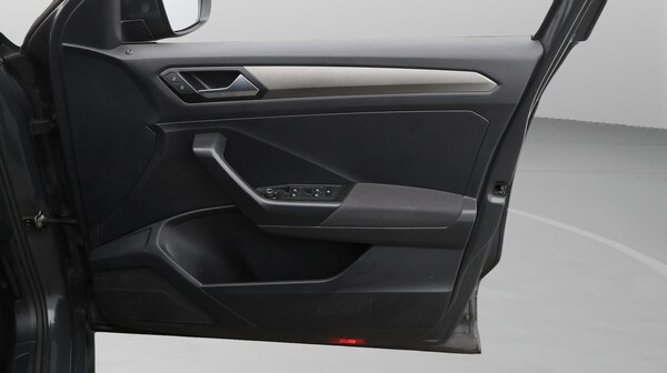Used Volkswagen T-Roc 2020 for sale - 76239531: Photo 16