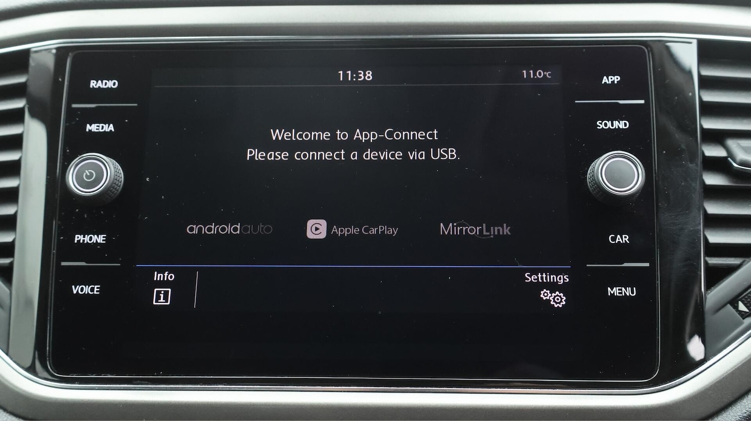 Used Volkswagen T-Roc 2020 for sale - 76239531: Photo 26