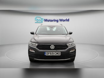 Used Volkswagen T-Roc 2020 for sale - 76239531: Photo