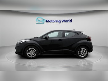 Used Toyota C-HR 2023 for sale - 77355099: Photo