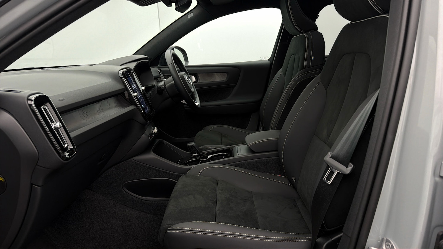 Used Volvo XC40 2024 for sale - 78112432: Photo 13