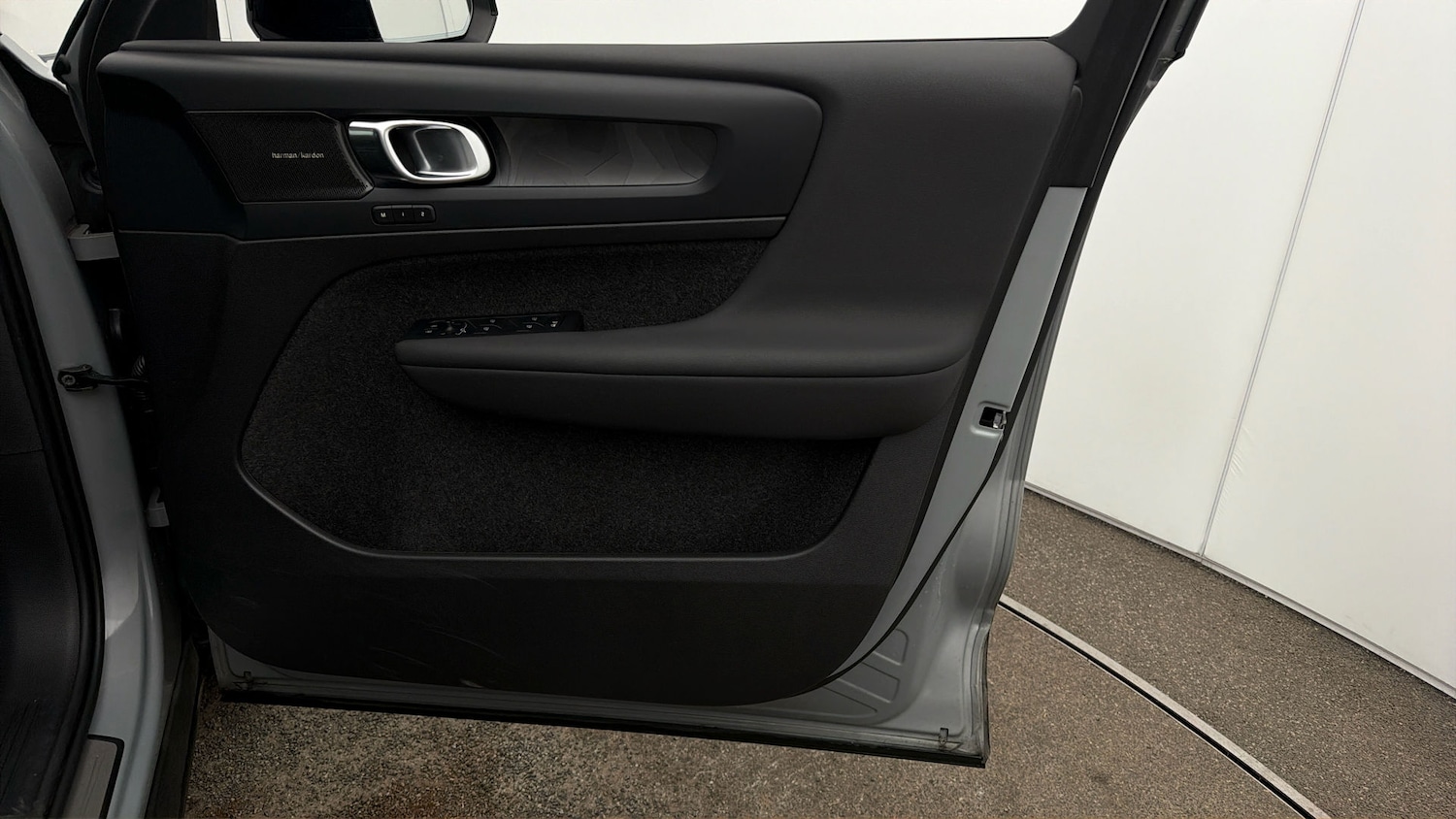 Used Volvo XC40 2024 for sale - 78112432: Photo 14