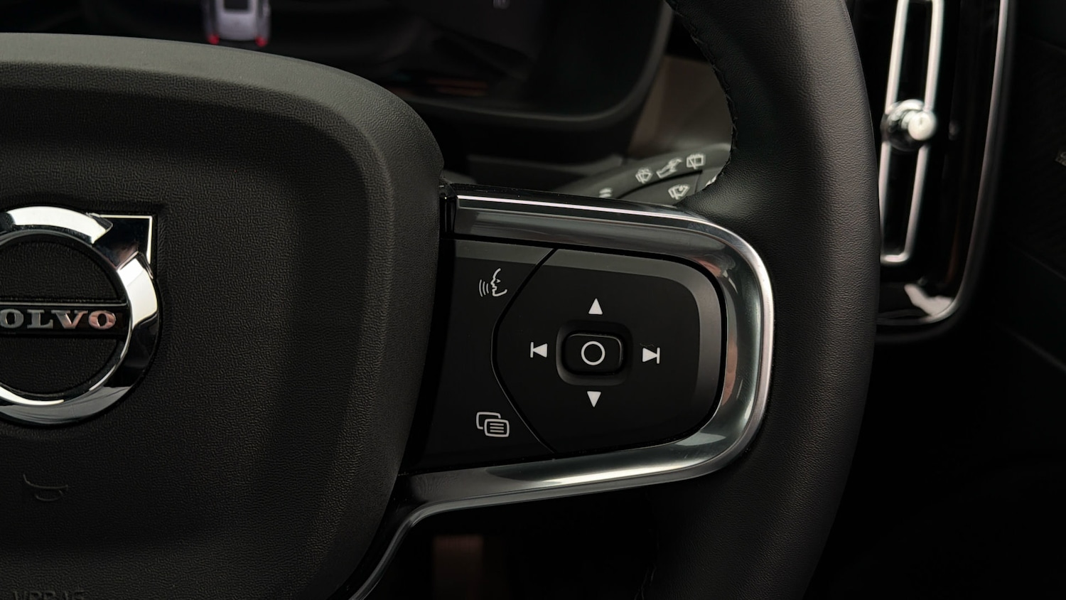 Used Volvo XC40 2024 for sale - 78112432: Photo 24