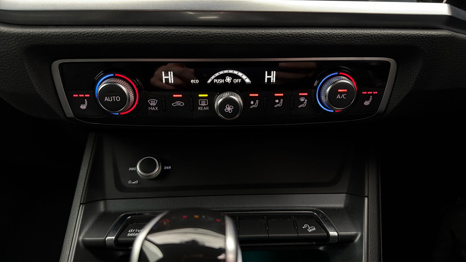 Used Audi Q3 2020 for sale - 77905669: Photo 11