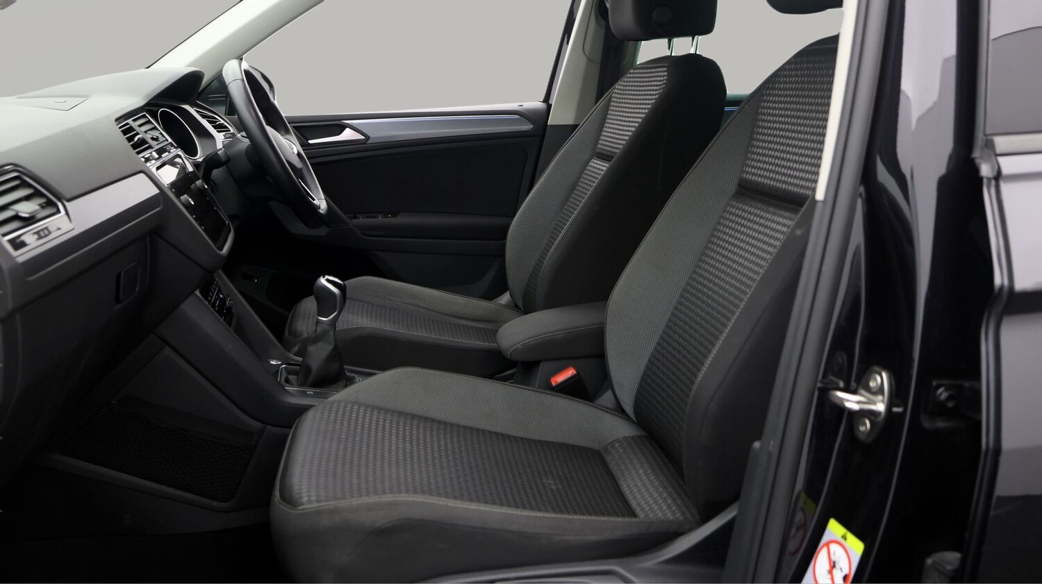 Used Volkswagen Tiguan for sale - 77802225: Photo 14