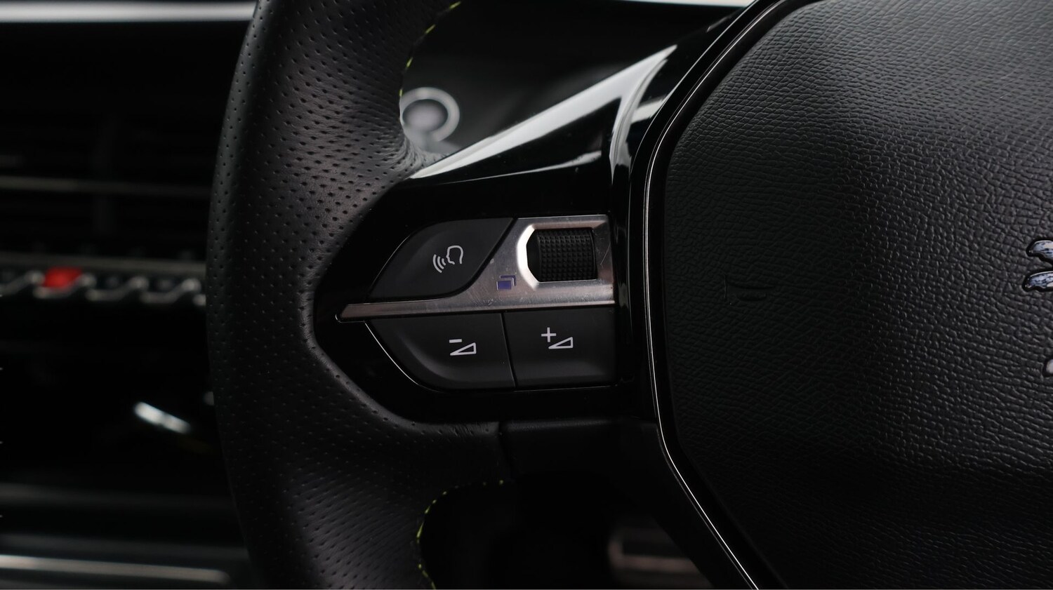 Used Peugeot E-2008 2022 for sale - 76957038: Photo 23