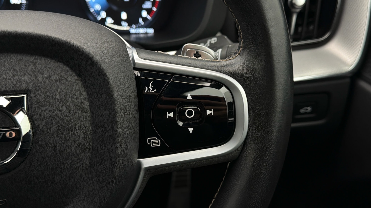 Used Volvo XC60 2020 for sale - 77998625: Photo 23