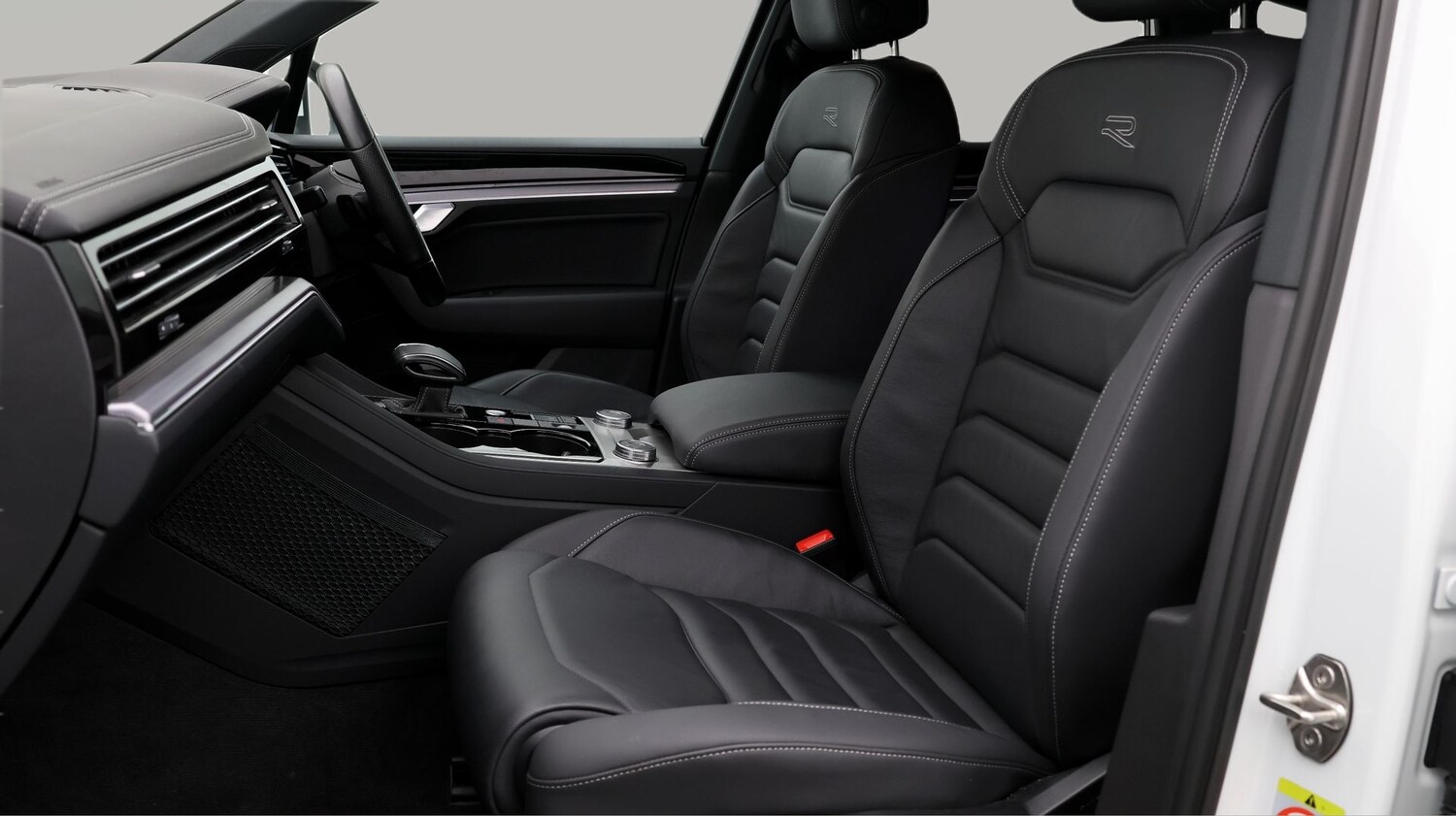 Used Volkswagen Touareg 2023 for sale - 77590192: Photo 14