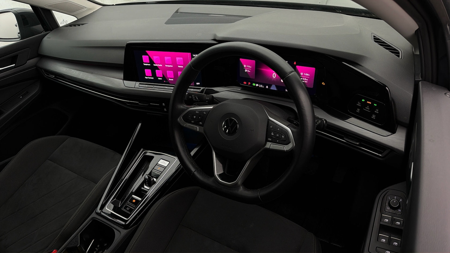 Used Volkswagen Golf 2023 for sale - 77917438: Photo 9