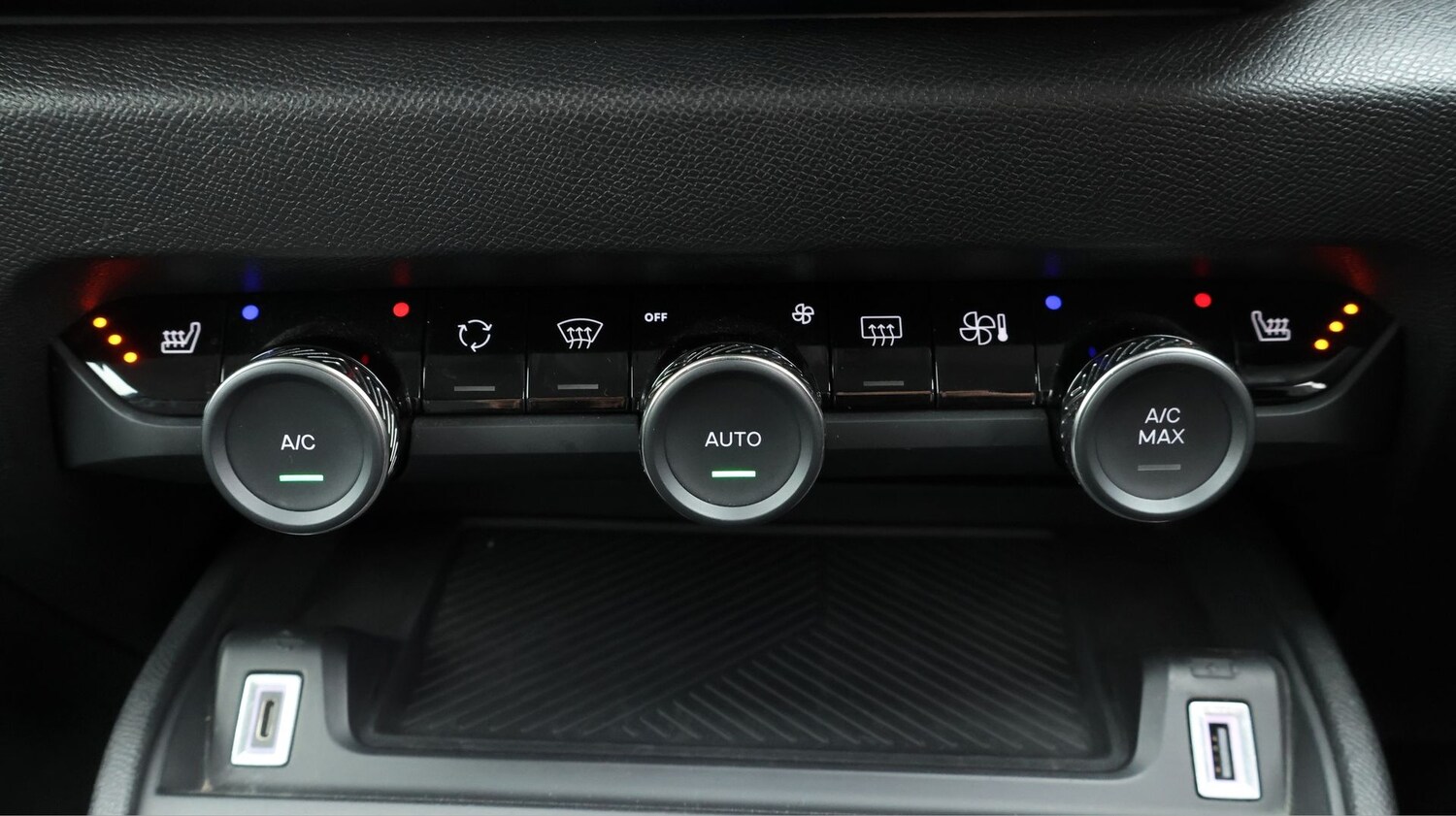 Used Citroen C4 2023 for sale - 77370918: Photo 12