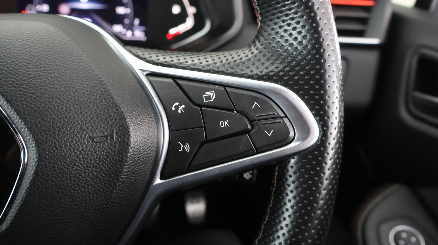 Used Renault Clio for sale - 77675889: Photo 24