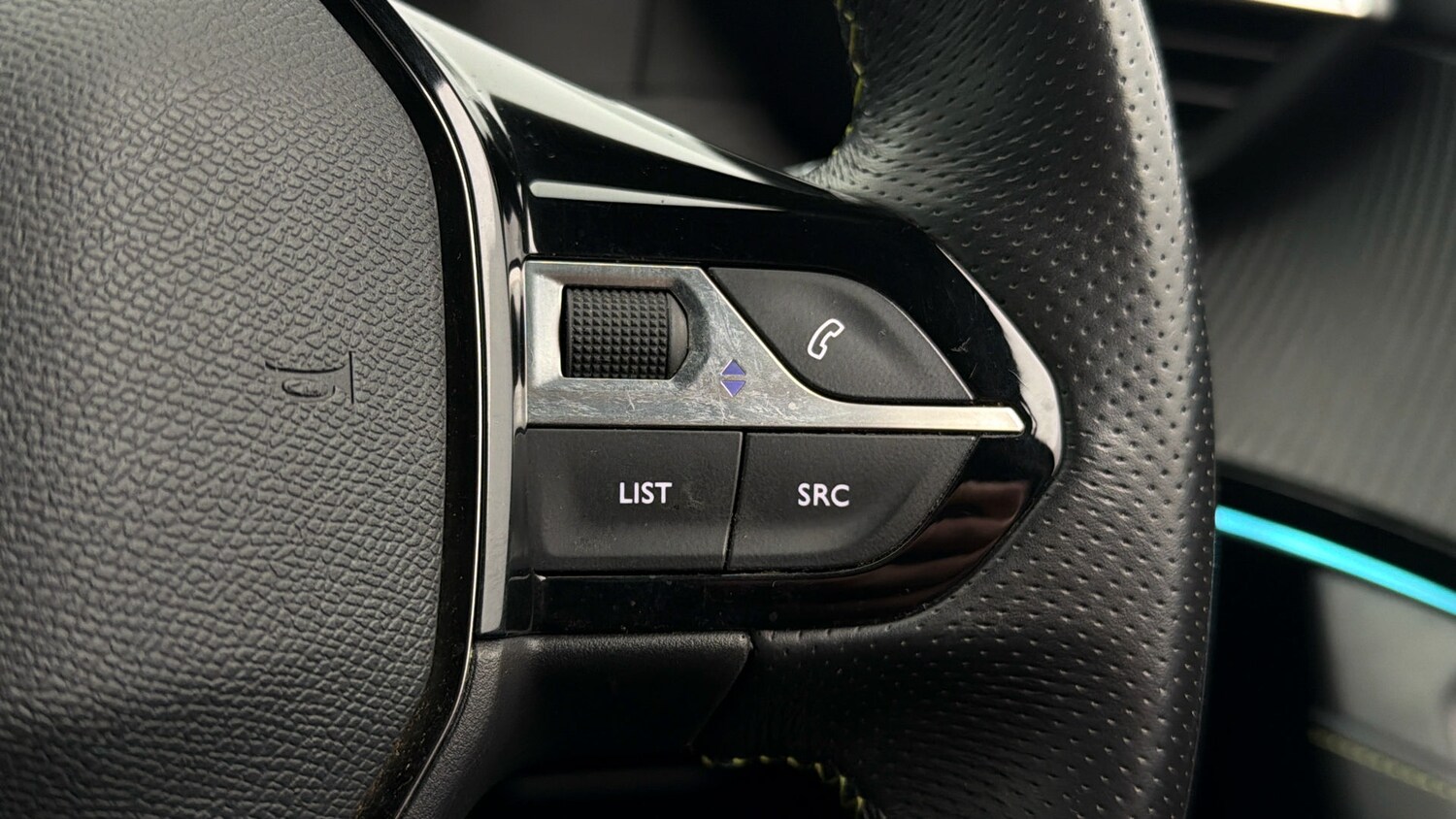 Used Peugeot 2008 2022 for sale - 78162067: Photo 24