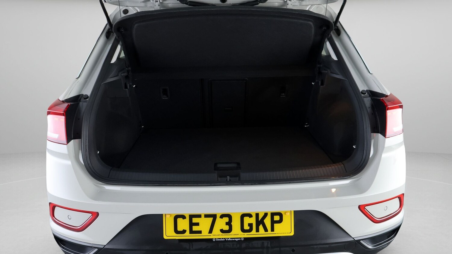 Used Volkswagen T-Roc 2023 for sale - 77935889: Photo 16