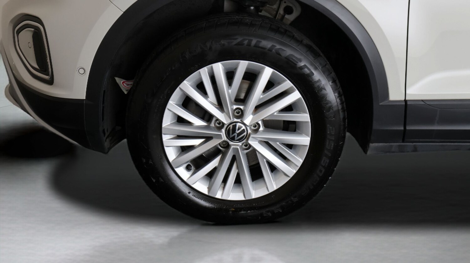 Used Volkswagen T-Roc 2023 for sale - 77935889: Photo 17