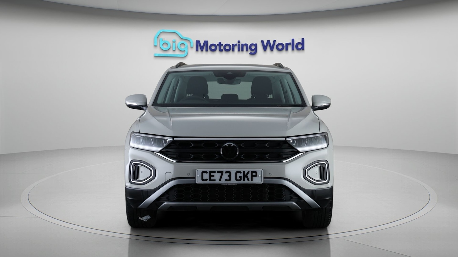 Used Volkswagen T-Roc 2023 for sale - 77935889: Photo 2