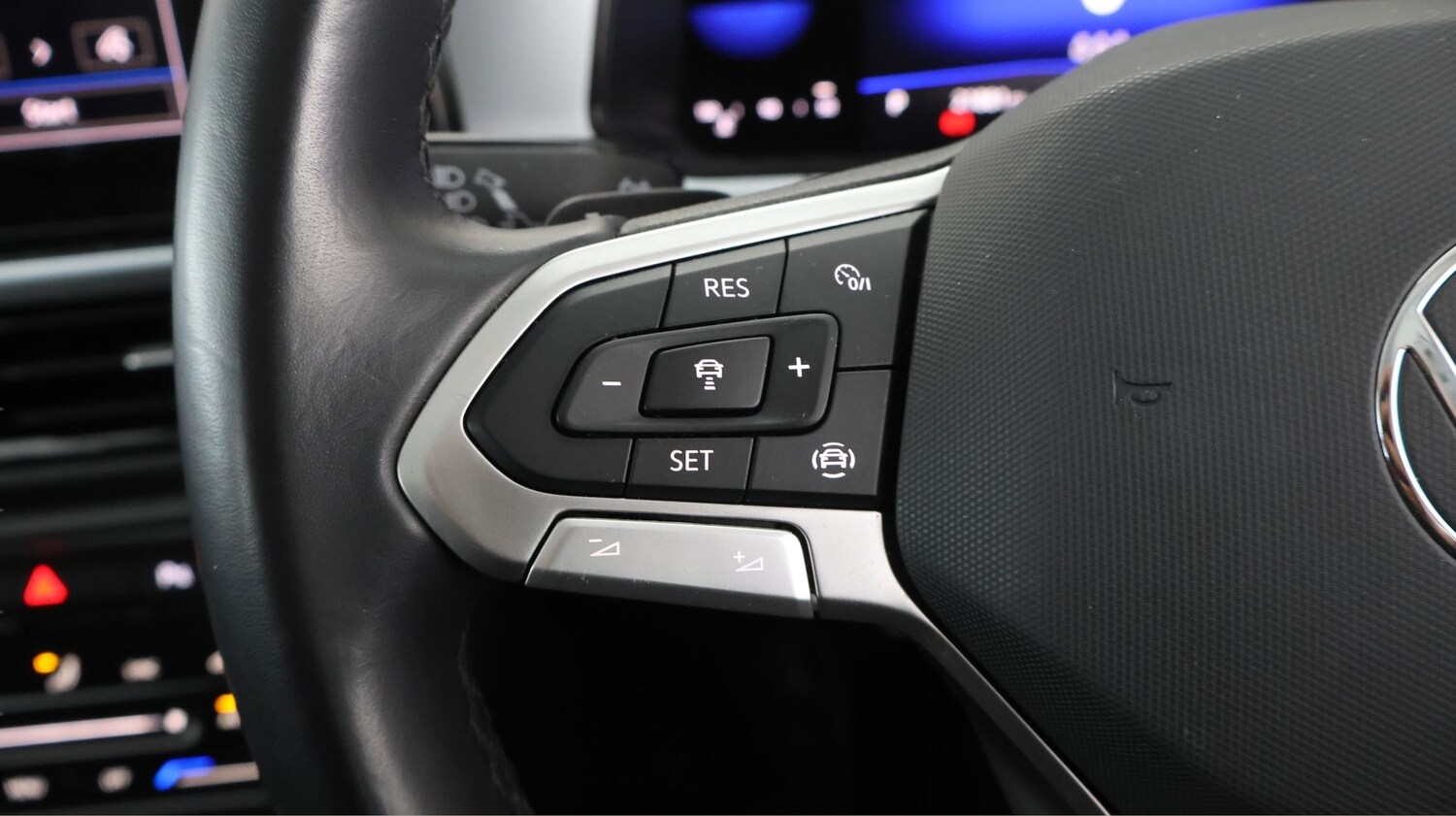 Used Volkswagen T-Roc 2023 for sale - 77935889: Photo 20