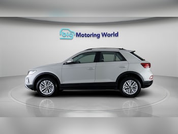 Used Volkswagen T-Roc 2023 for sale - 77935889: Photo