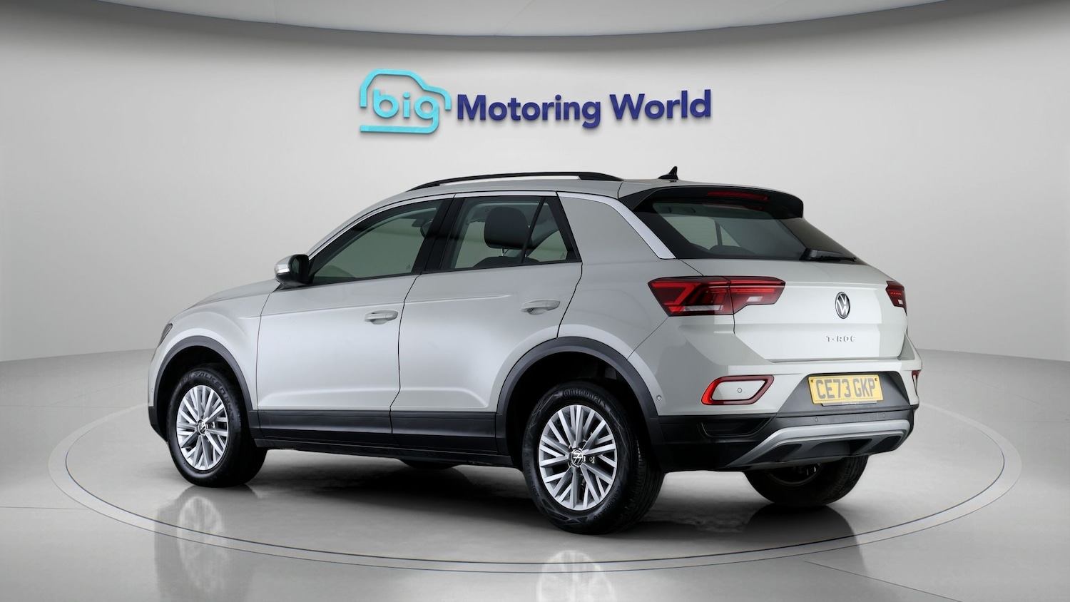 Used Volkswagen T-Roc 2023 for sale - 77935889: Photo 5
