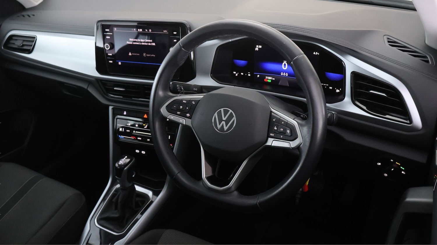 Used Volkswagen T-Roc 2023 for sale - 77935889: Photo 9