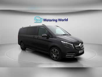 Used Mercedes-Benz V-Class 2023 for sale - 77565602: Photo