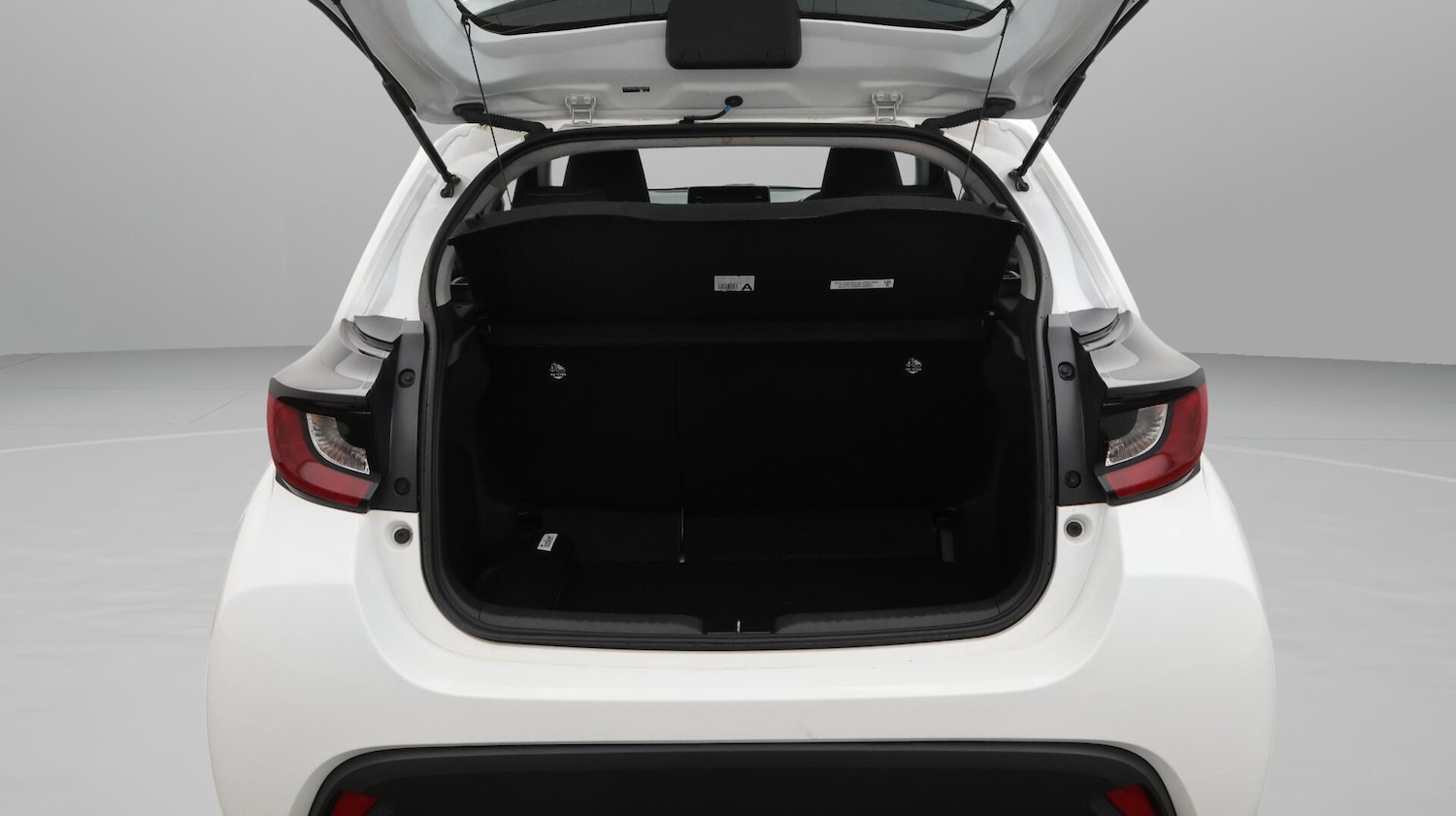 Used Mazda Mazda2 HYBRID 2022 for sale - 76658371: Photo 18