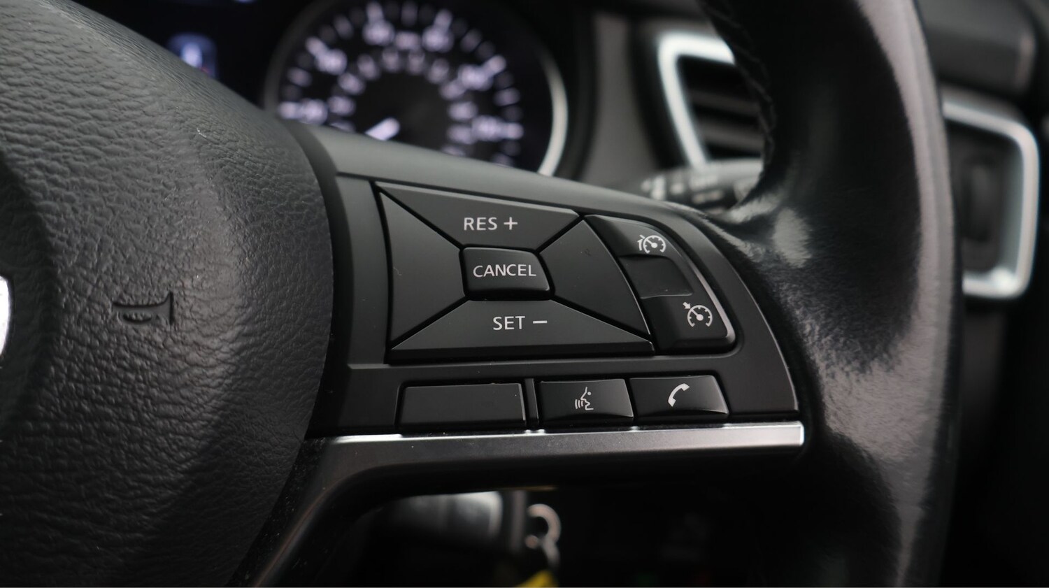 Used Nissan Qashqai for sale - 77618664: Photo 23