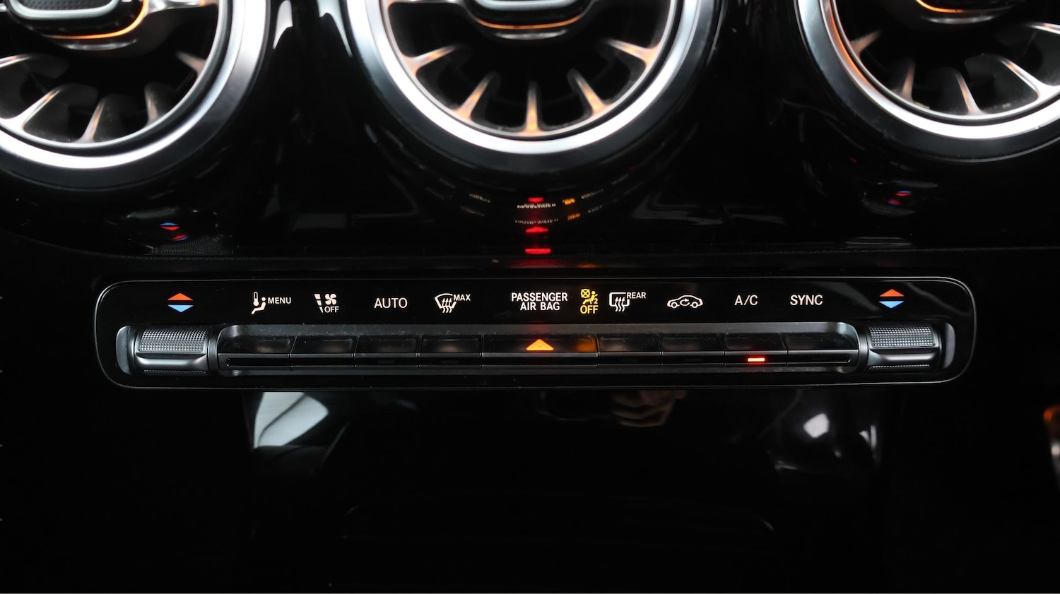 Used Mercedes-Benz CLA 2022 for sale - 77820419: Photo 11