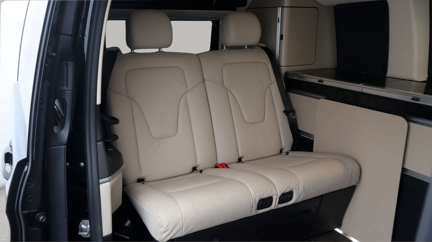 Used Mercedes-Benz V-Class 2021 for sale - 77438530: Photo 16