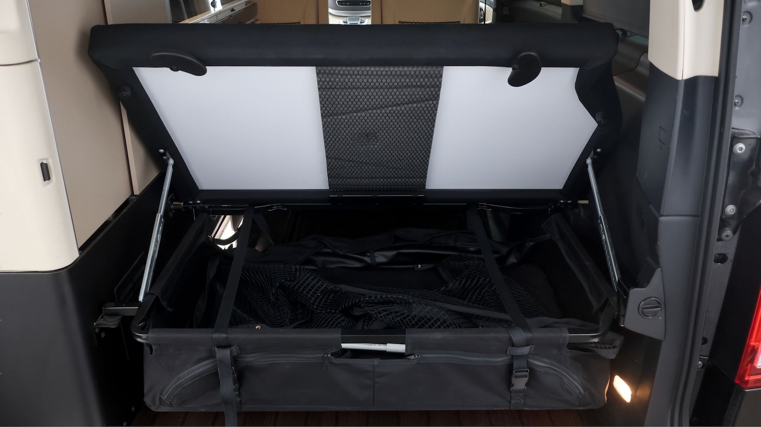 Used Mercedes-Benz V-Class 2021 for sale - 77438530: Photo 24