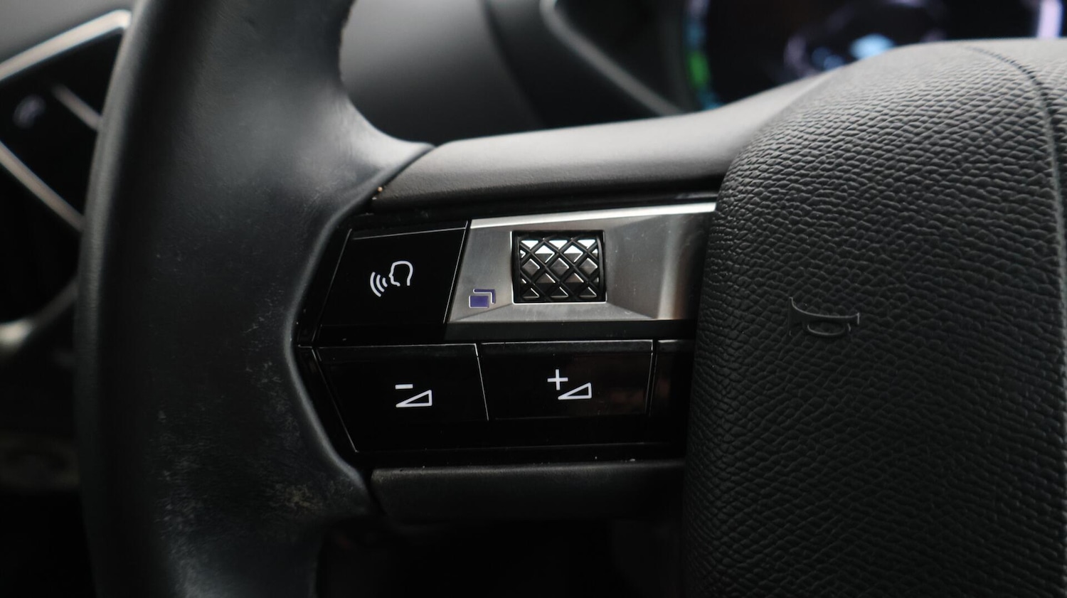 Used DS Automobiles DS 3 Crossback 2021 for sale - 76432548: Photo 25