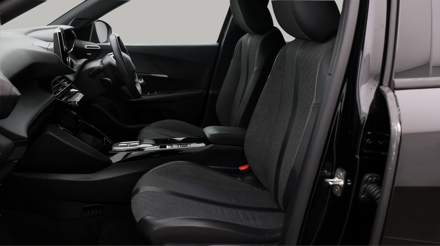 Used Peugeot 2008 2025 for sale - 77747555: Photo 14