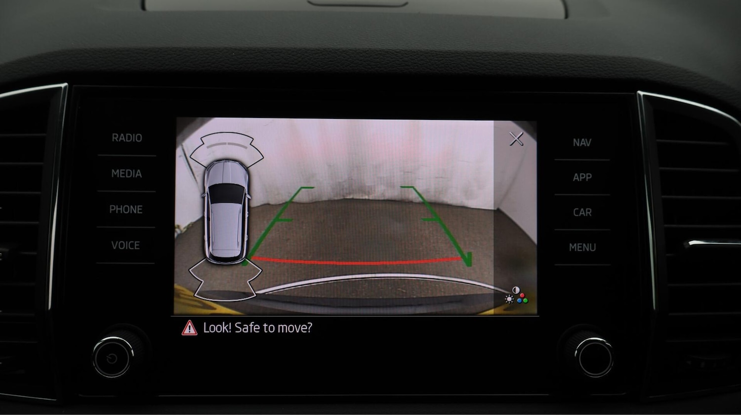 Used Skoda Karoq 2022 for sale - 76689513: Photo 24