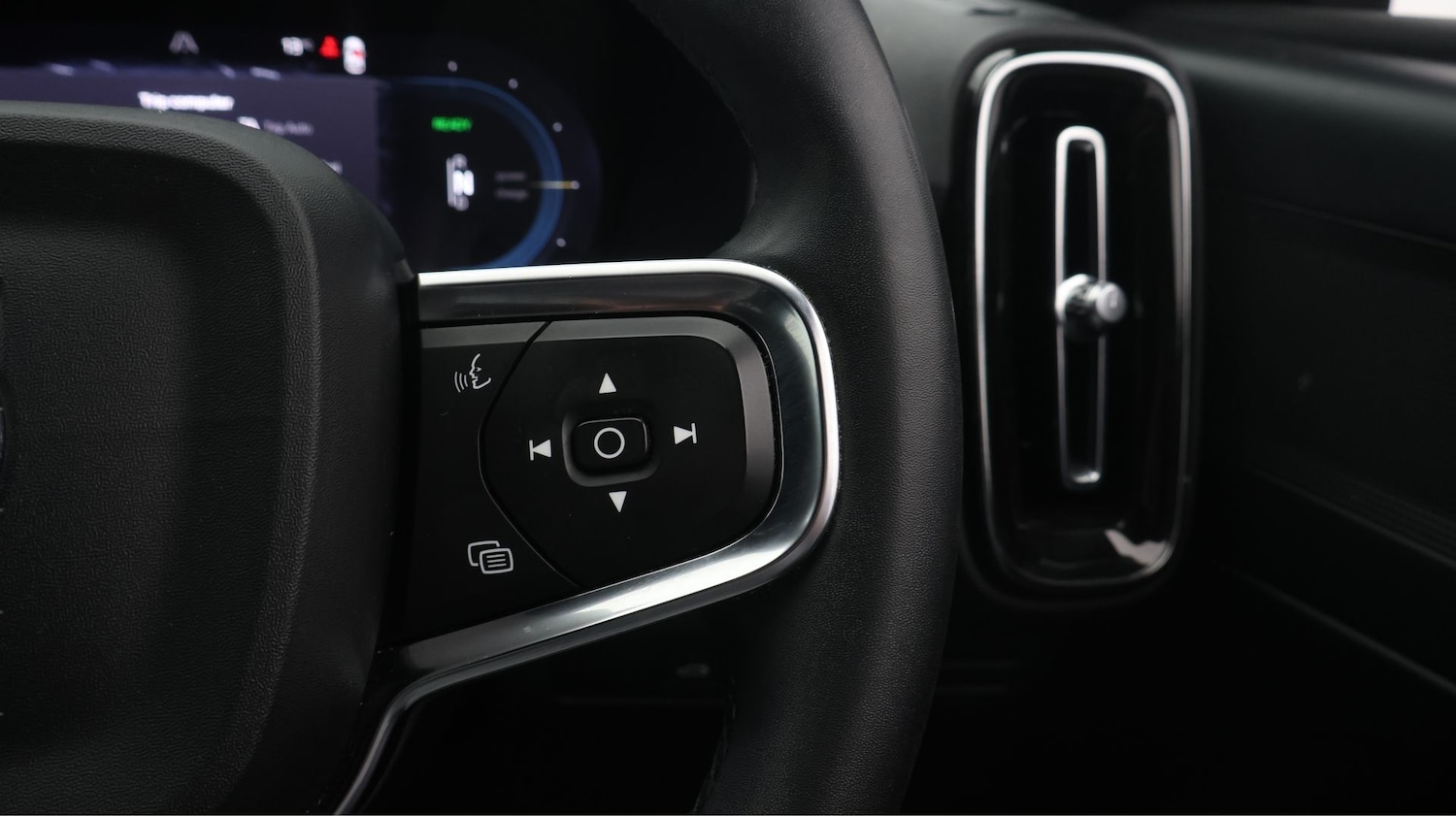 Used Volvo XC40 2022 for sale - 77352144: Photo 25