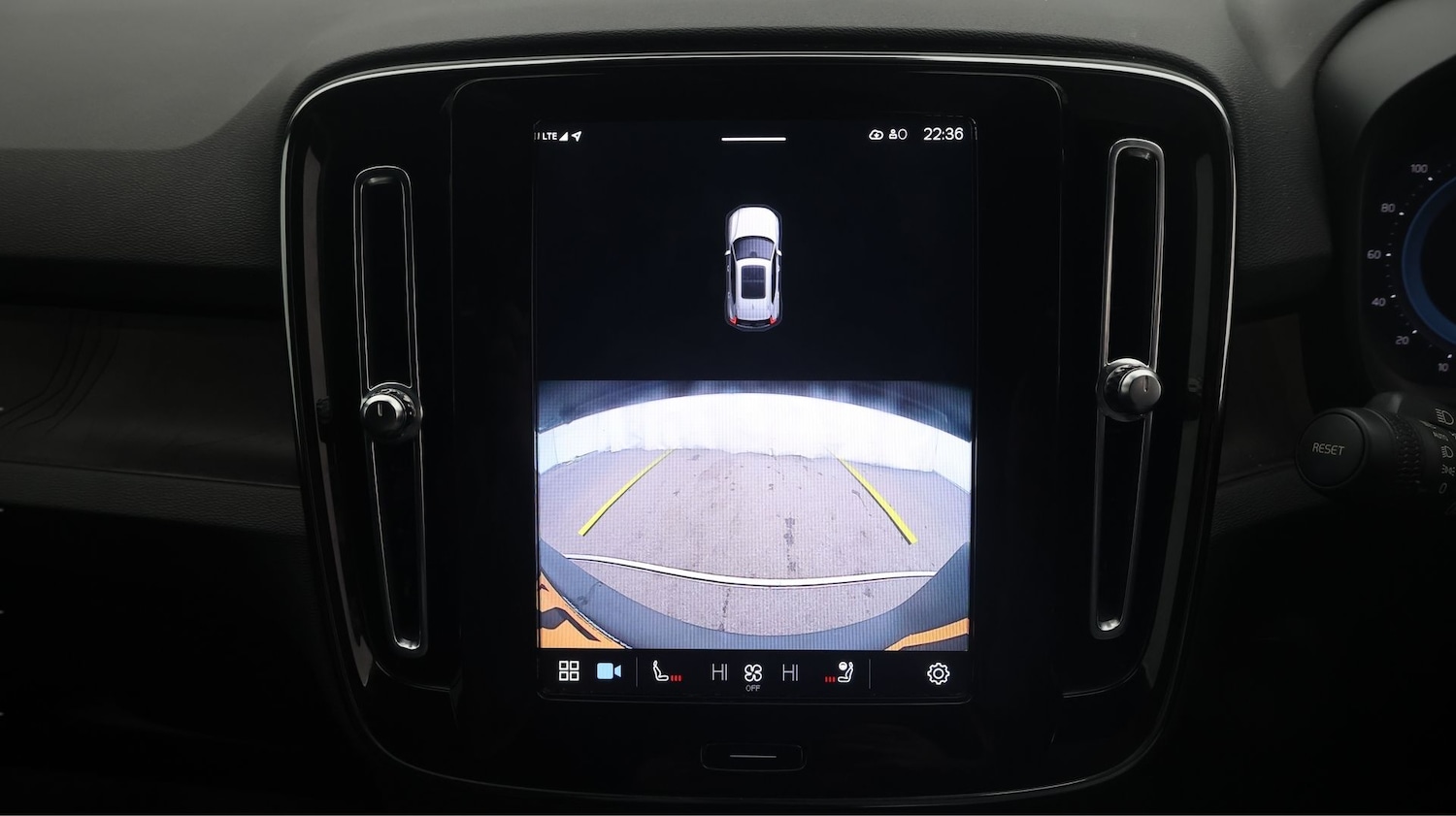 Used Volvo XC40 2022 for sale - 77352144: Photo 26