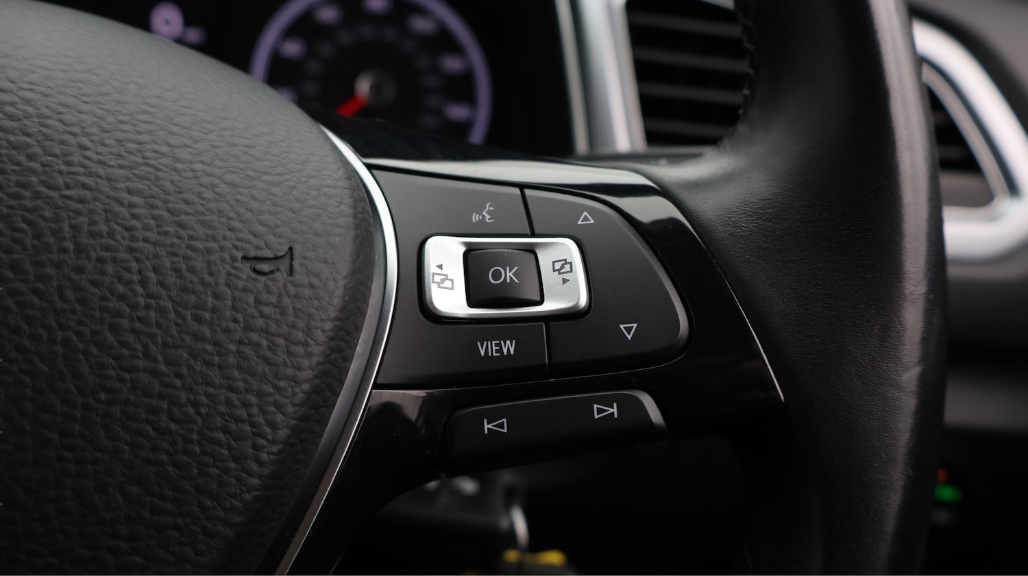 Used Volkswagen T-Roc 2021 for sale - 77381417: Photo 24