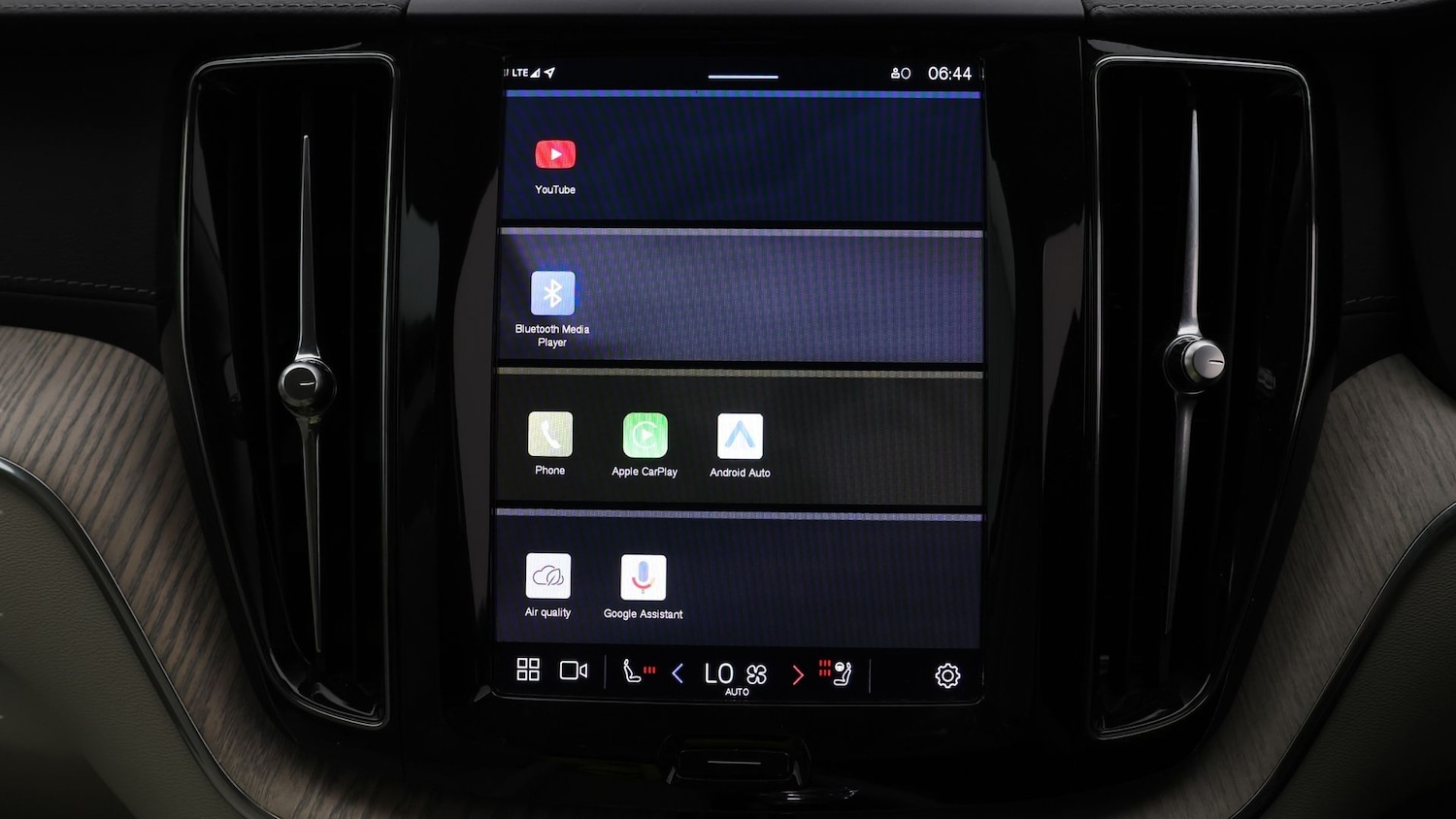 Used Volvo XC60 2023 for sale - 77618715: Photo 11