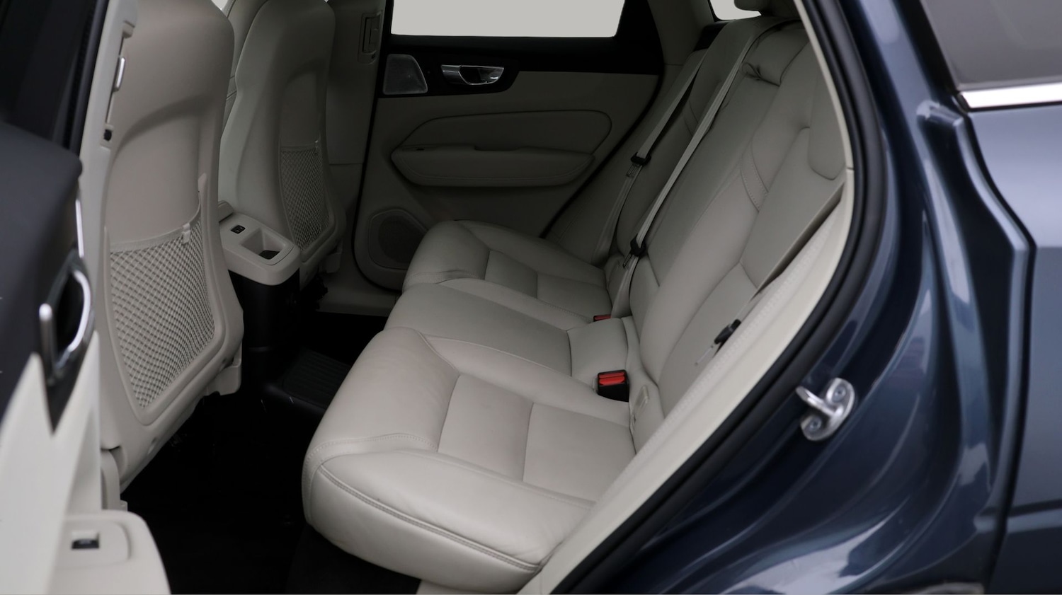 Used Volvo XC60 2023 for sale - 77618715: Photo 16