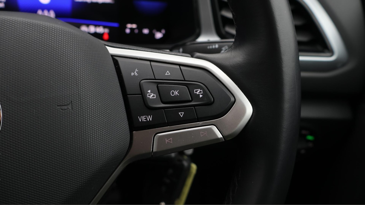 Used Volkswagen T-Roc 2022 for sale - 76715547: Photo 24