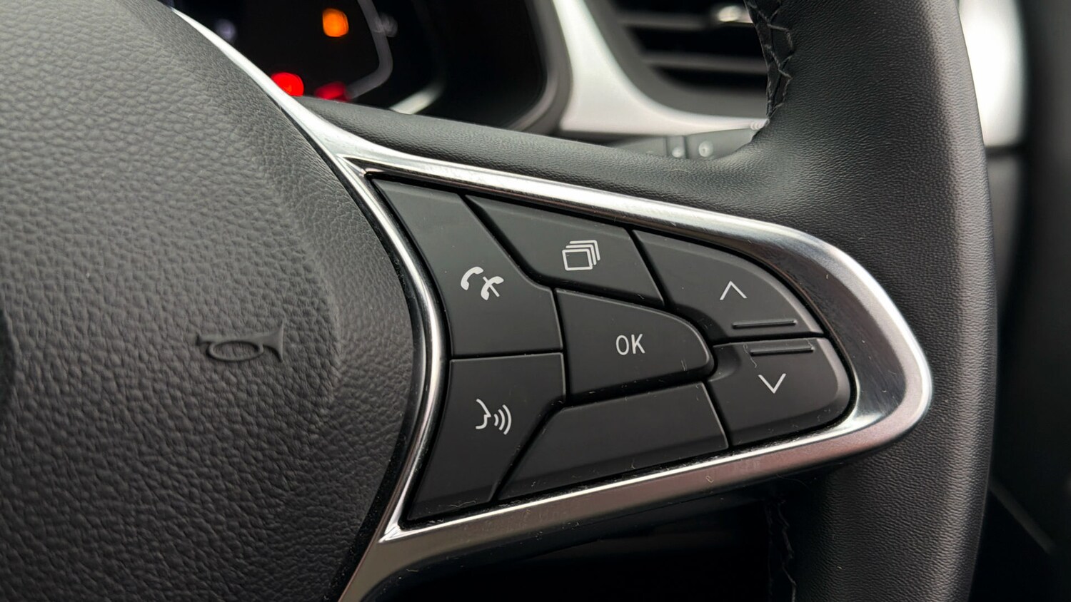 Used Renault Captur 2023 for sale - 78164555: Photo 24