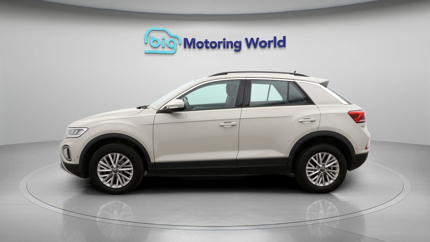 Used Volkswagen T-Roc 2022 for sale - 77460132: Photo 4