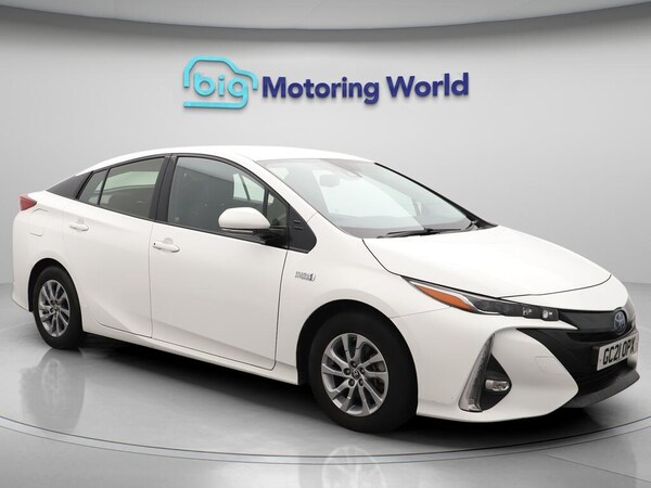 Used Toyota Prius 2021 for sale - 76201235: Photo 1