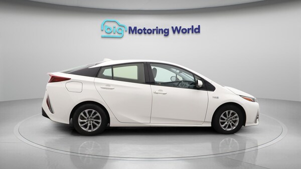 Used Toyota Prius 2021 for sale - 76201235: Photo 9