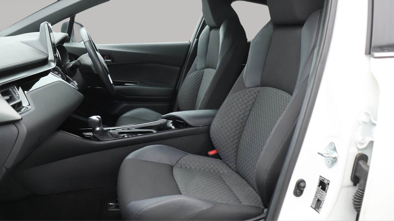 Used Toyota C-HR 2022 for sale - 75905482: Photo 15