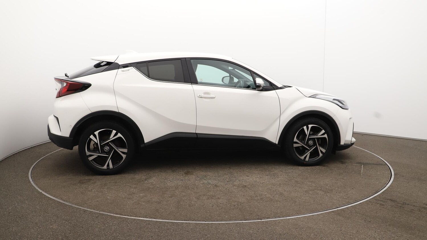 Used Toyota C-HR 2022 for sale - 75905482: Photo 50