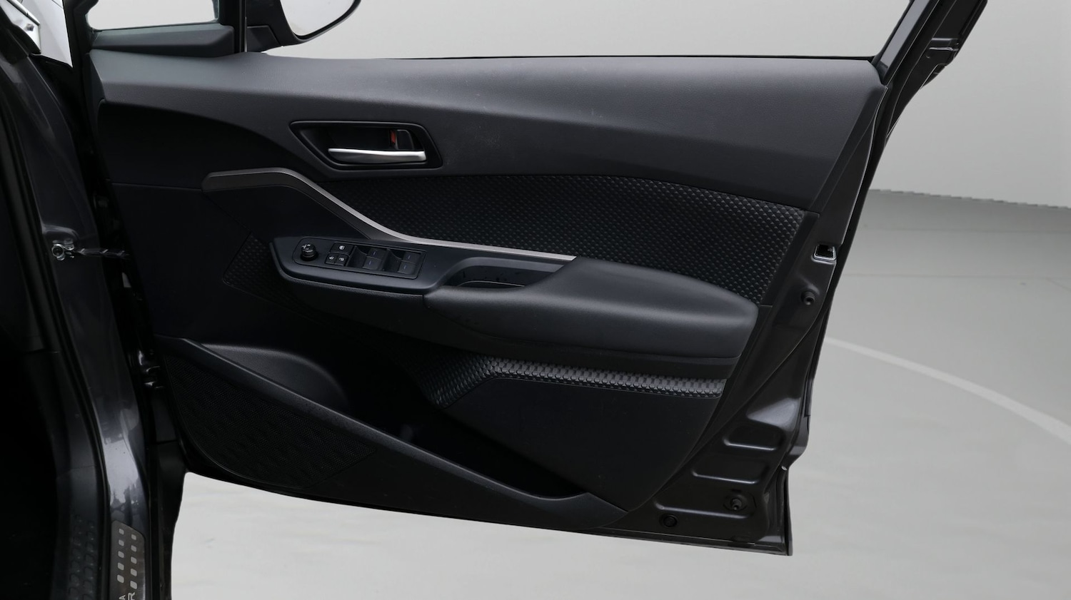 Used Toyota C-HR 2023 for sale - 77610308: Photo 15