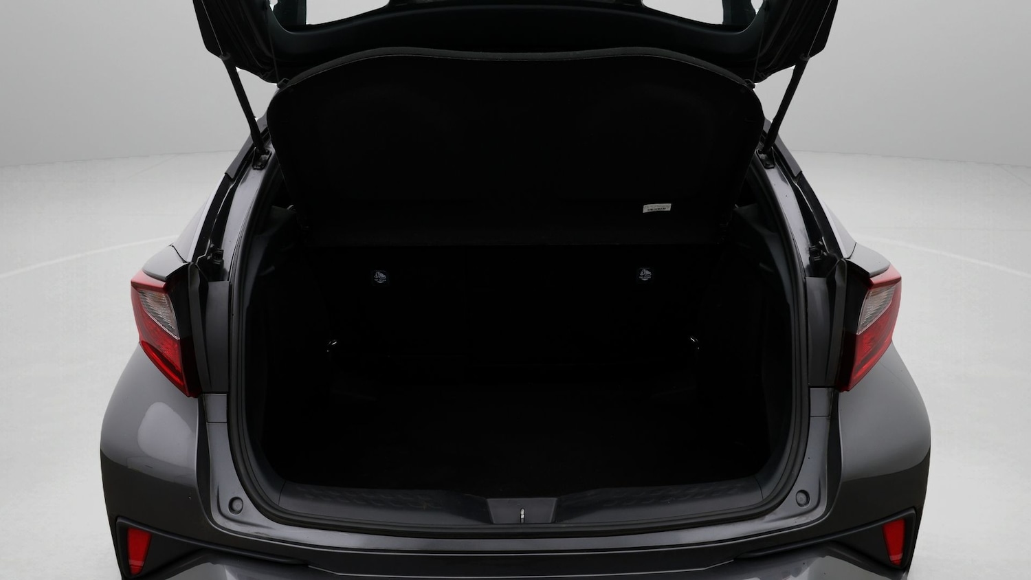 Used Toyota C-HR 2023 for sale - 77610308: Photo 17