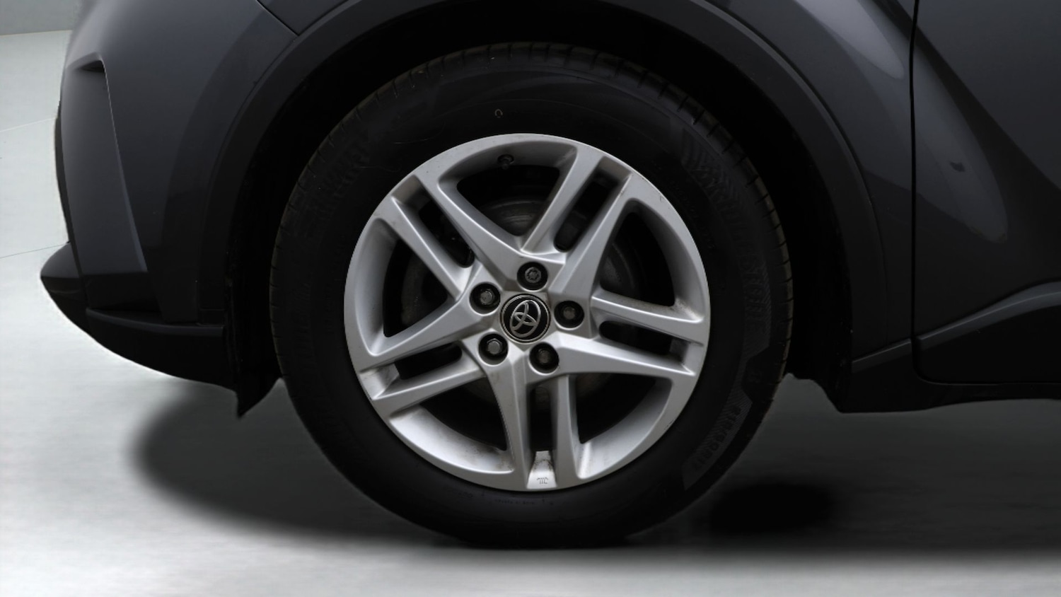 Used Toyota C-HR 2023 for sale - 77610308: Photo 18